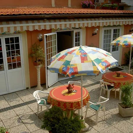 Kristina Hotel *