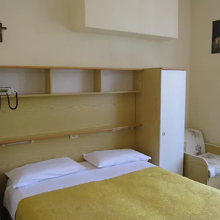 Kristina Hotel *