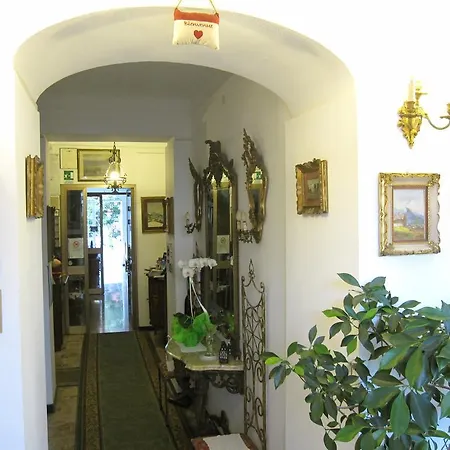 Kristina Hotel *